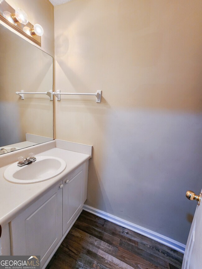 Building Photo - 142 Watercress Ct