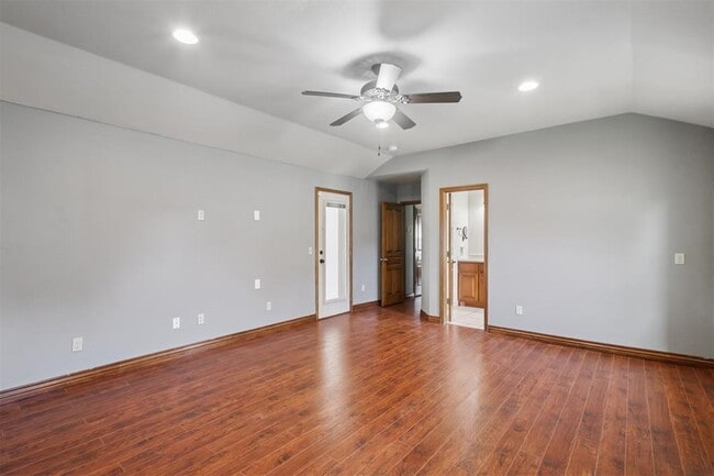 Building Photo - 10516 NW 16th St