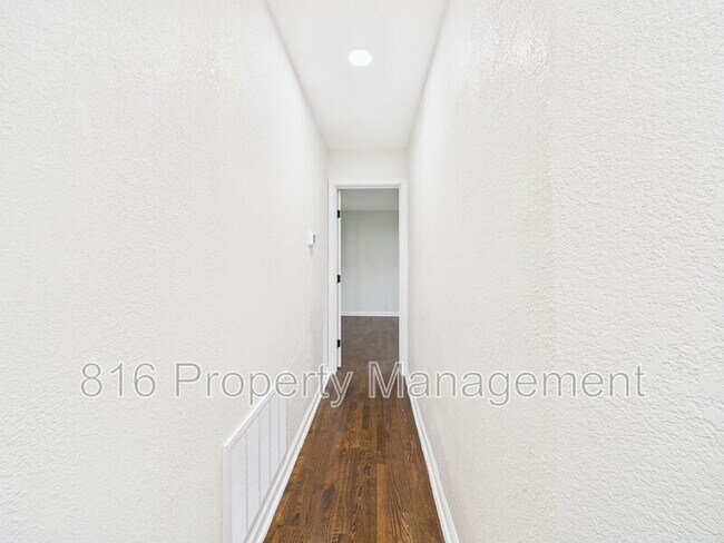 Building Photo - 8404 E 47th Terrace