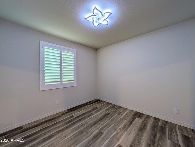 Building Photo - 5902 N 86th Dr