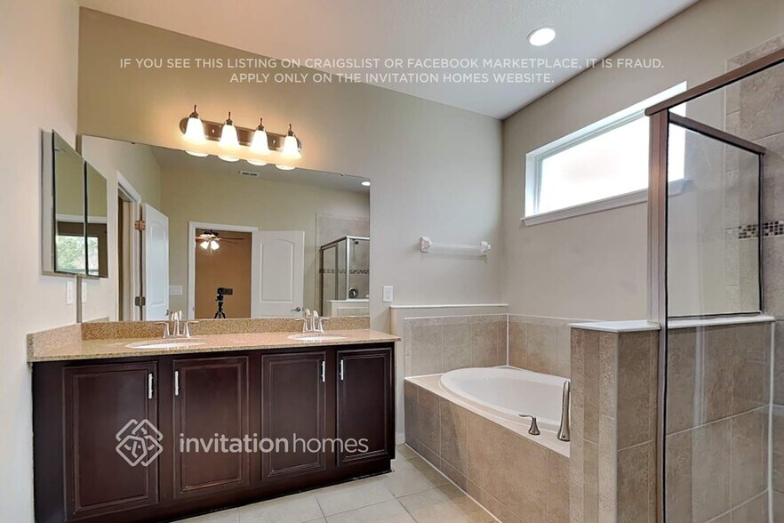 Building Photo - 15634 Starling Water Dr