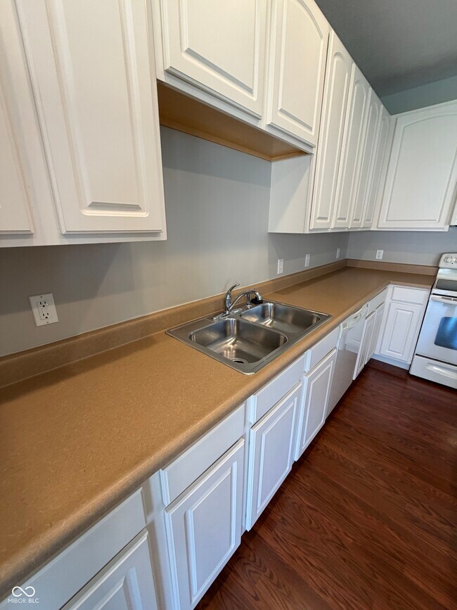 Building Photo - 6305 Schooler Drive