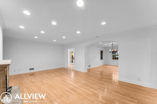 Building Photo - 111 Via Jucar