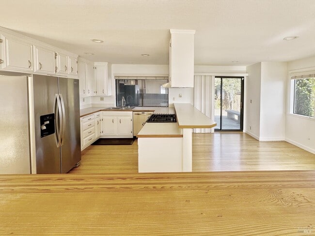 Building Photo - 172 Great Cir Dr