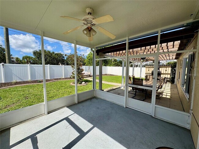 Building Photo - 4652 56th Terrace E
