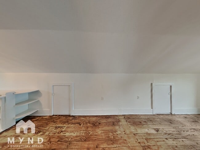 Building Photo - 2206 Eastland Ave