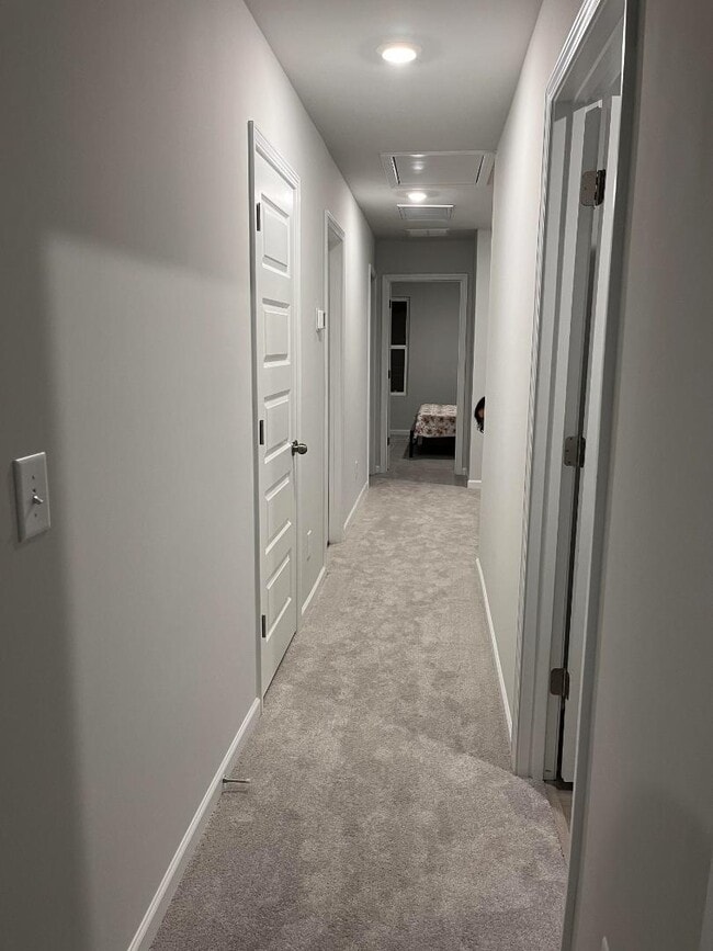 Building Photo - 147 Pine Gate Dr