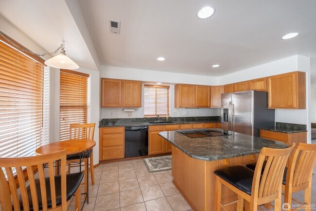 Building Photo - Beautiful 2 Bedroom home with detached shop!