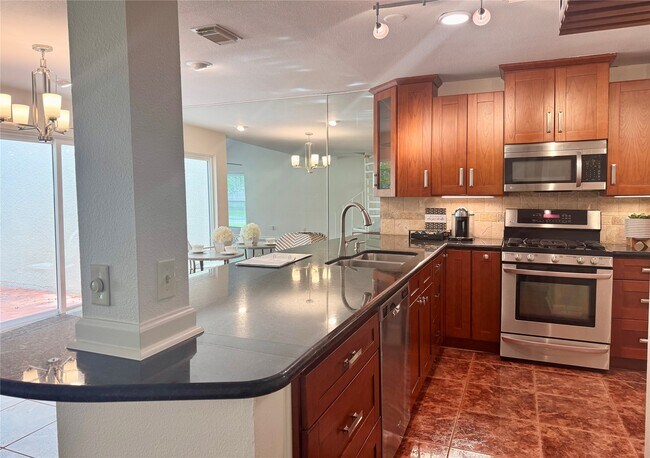 Building Photo - 20313 Sunny Shores Dr