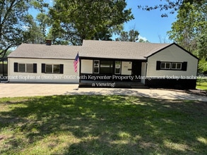 Building Photo - 3 Bed 3 Bath Ready to rent