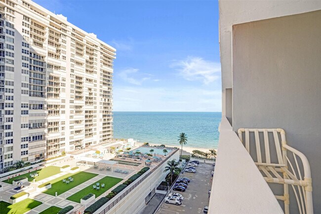 Building Photo - 4250 Galt Ocean Dr