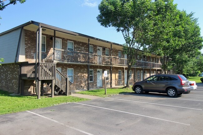 Building Photo - Savannah Square & Terrace Apartments