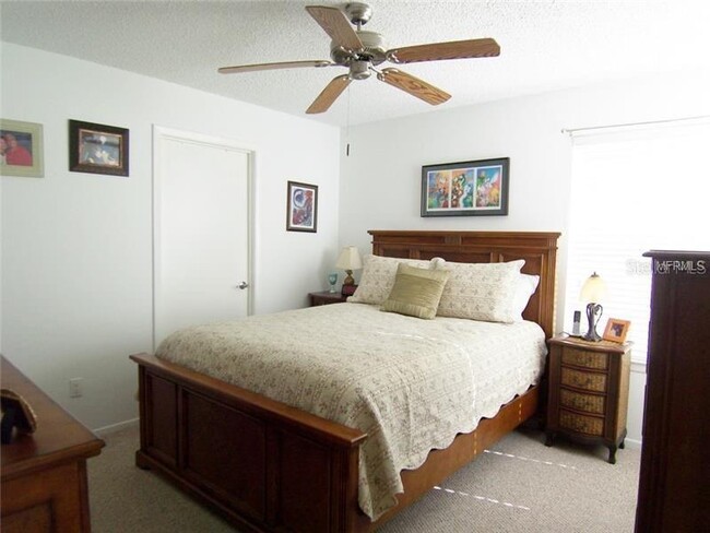 Building Photo - 2584 Grassy Point Dr