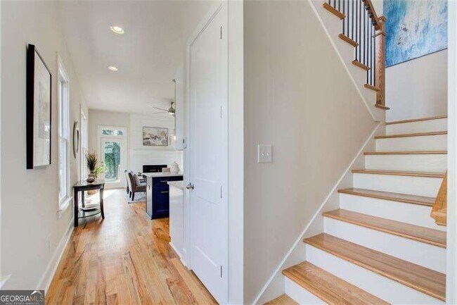 Building Photo - 1240 Oakland Terrace SW