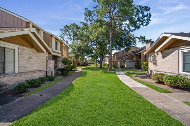 Building Photo - 6171 Dryad Dr
