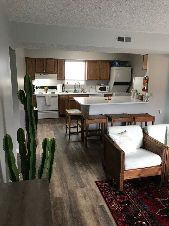 Building Photo - 15 S Shafer St