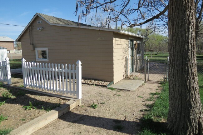 Building Photo - 2105 3rd Ave