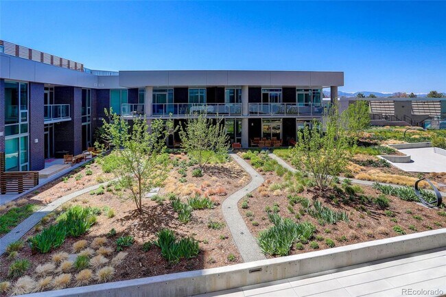Building Photo - Stunning 2-Bedroom Condo at Sloan's Lake's Premier Lakehouse Community