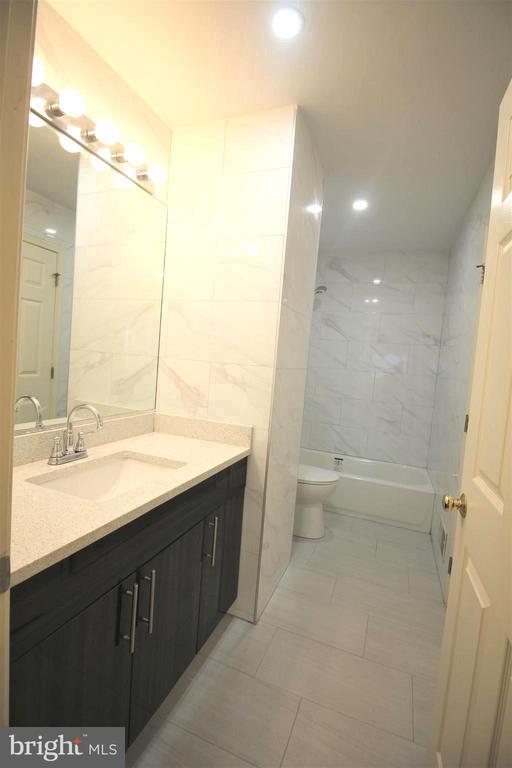 Building Photo - 92 Harvard Cir