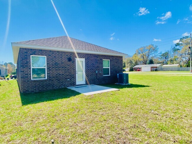 Building Photo - 9908 Starling Dr