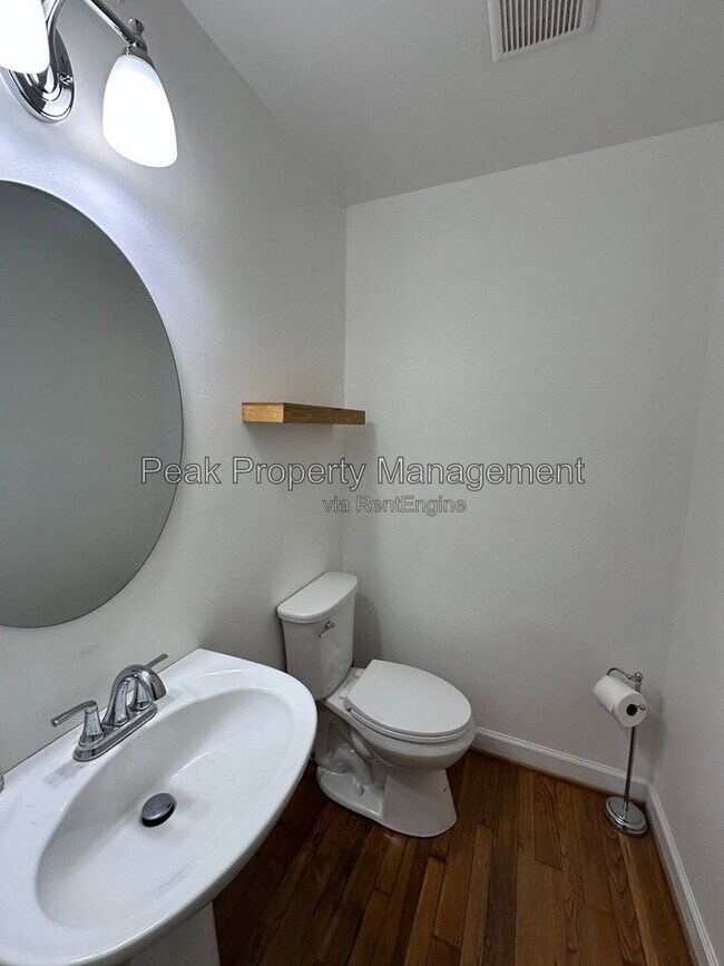 Building Photo - 1825 Red Queen Ct