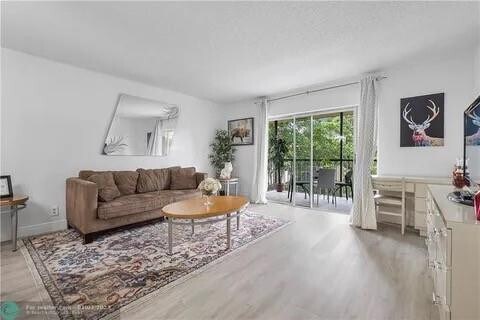 Building Photo - 6001 N Falls Cir Dr