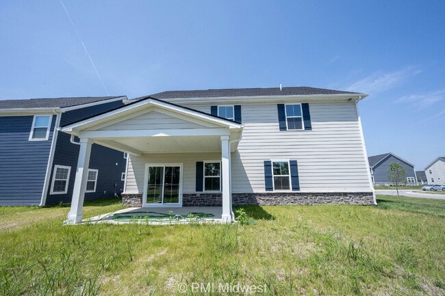 Building Photo - "Spacious 5-Bedroom Retreat with 2.5 Baths...