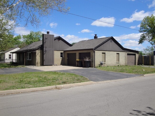 Building Photo - 7205 Rogers St
