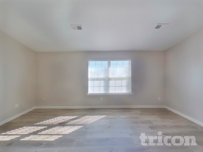 Building Photo - 427 Lynnell Way