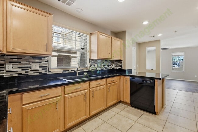 Building Photo - Beautiful Home in the Highly Desirable Lyon's Gate Community!