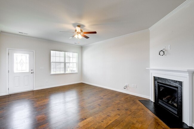 Building Photo - 4 Bedroom Rental in Mackintosh On The Lake Neighborhood!