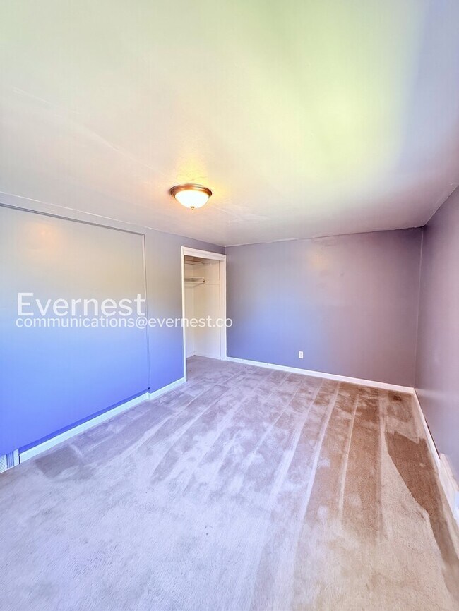 Building Photo - 15380 Meyers Rd