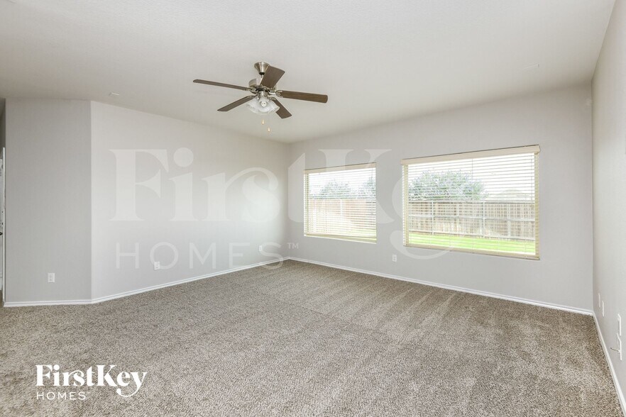 Building Photo - 1721 Jacona Trail