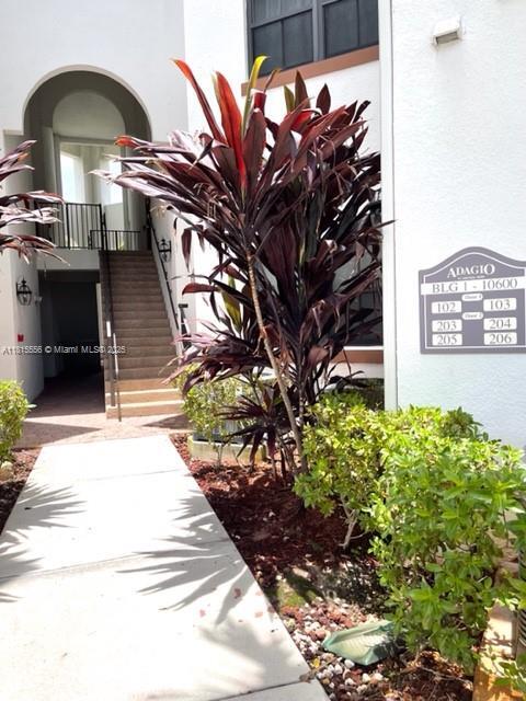 Building Photo - 10600 NW 88th St