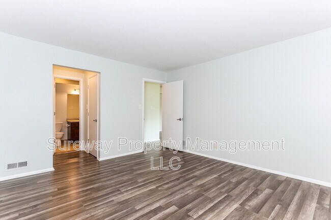 Building Photo - 330A Willow Turn