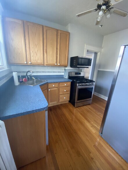 Kitchen - 55 Ryckman Ave