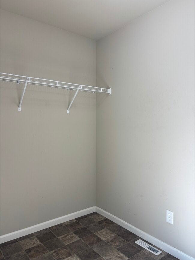 Building Photo - 620 Sugar Maple Ln