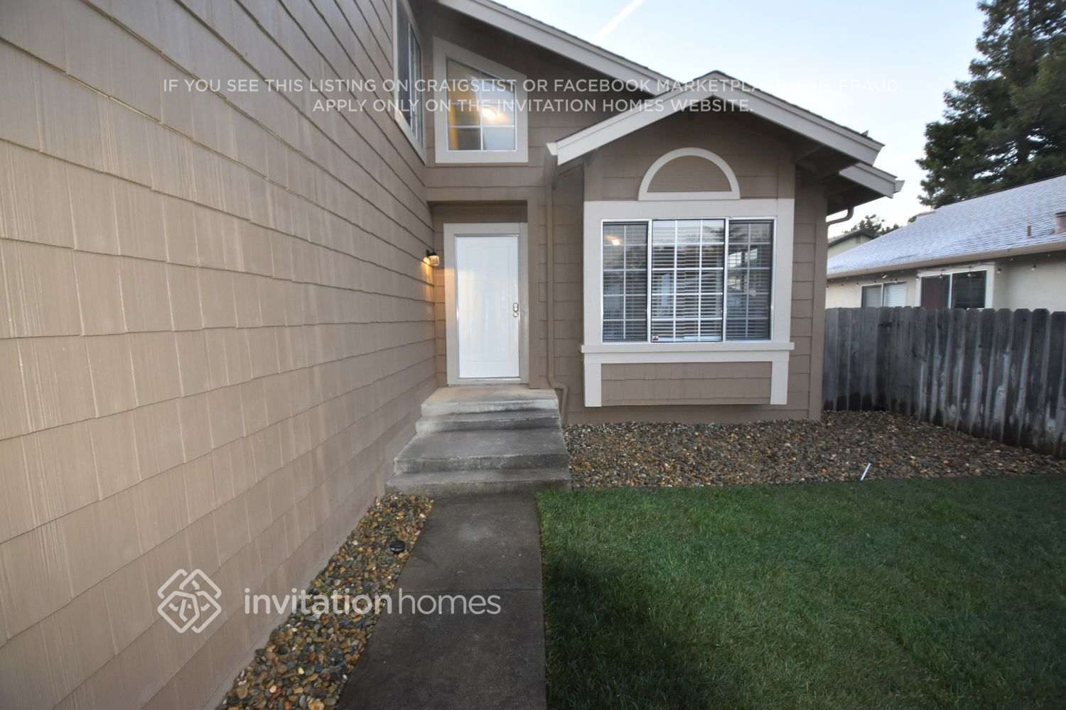 Building Photo - 242 Newport Cir