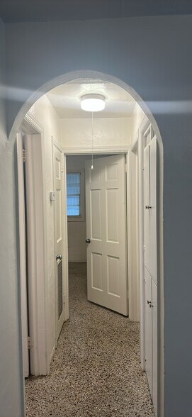 Building Photo - 2024 Taylor St