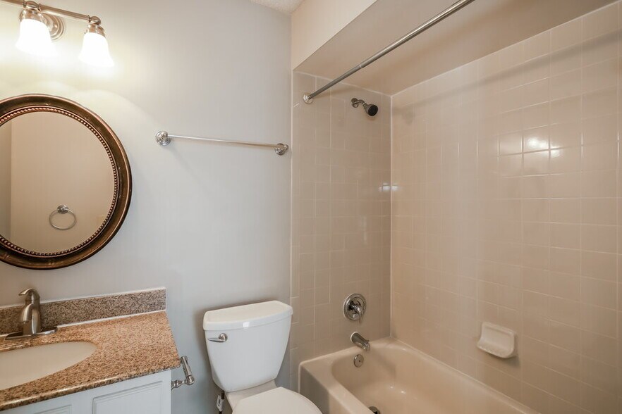 Building Photo - 8022 Loch Lomond Ln