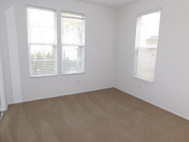Building Photo - Exceptional 3 bed, 3.5 bath home in Irvine.