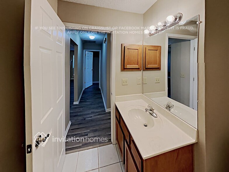 Building Photo - 1733 Red Cypress Dr