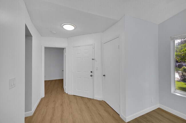 Building Photo - 815 Boynton Beach Blvd