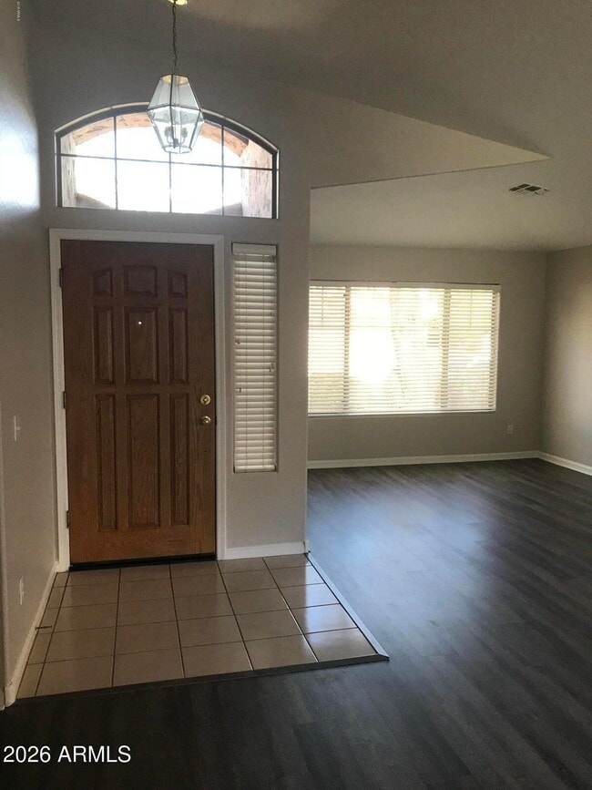 Building Photo - 5123 E Libby St