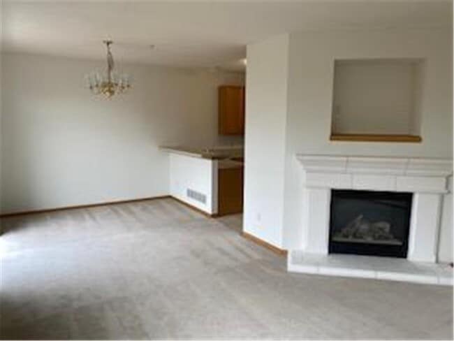 Building Photo - 3912 Everest Ln N