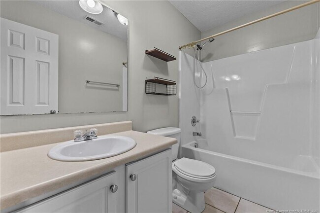 Building Photo - 1323 Shoshone Pl