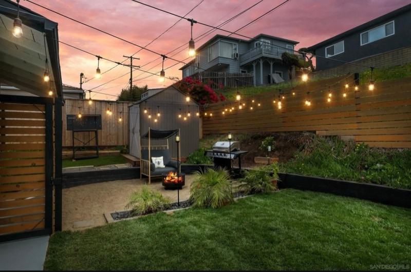 Building Photo - 5463 San Onofre Terrace