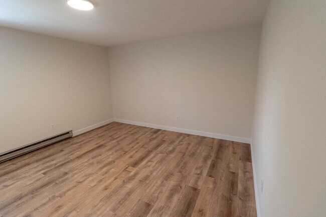 Building Photo - 3310 Belle Meade Dr