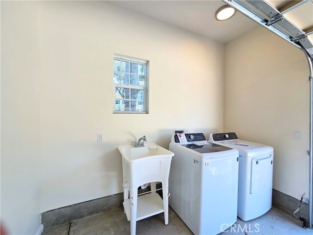Building Photo - 4165 Country Club Dr