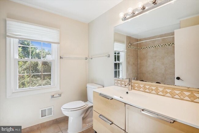 Building Photo - 8709 Sleepy Hollow Ln